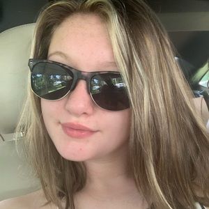 Meet your Posher, Addi